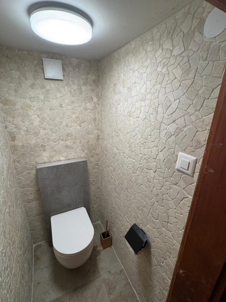 8906dce8-518c-4d88-9a09-17c0a765c4bb